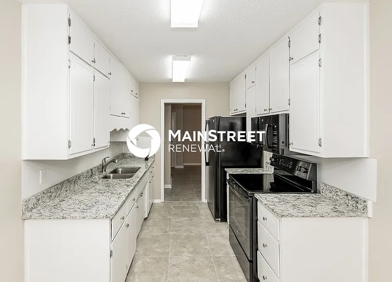 525 Oak Crest Dr — Photo 5