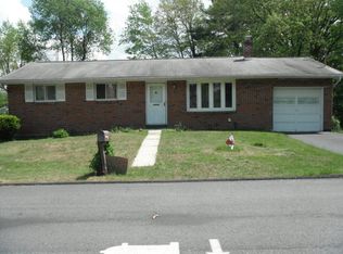 34 Bryn Mawr Ave, Pottsville, PA 17901