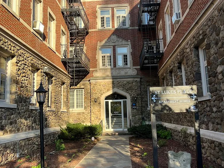 St. Luke's Place Apartment Homes — Photo 13