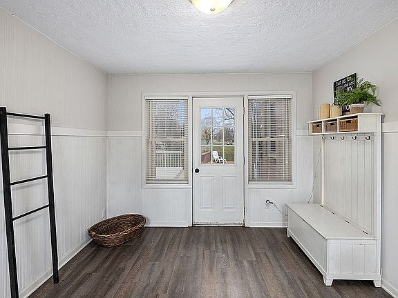 3rd image of 3635 Canal Ave SW