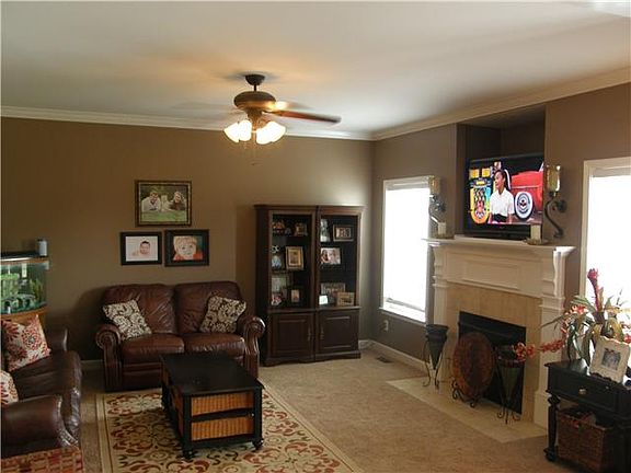 4th image of 4338 Whirlaway Dr