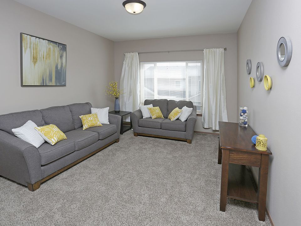 Living Room: 1 Bed 1 Bath