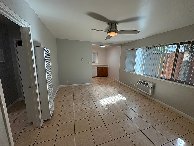 2722 O St #D — Photo 9