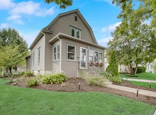 1000 Hill Ave, Elgin, IL 60120