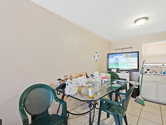 5th image of 508 S 12th Avenue