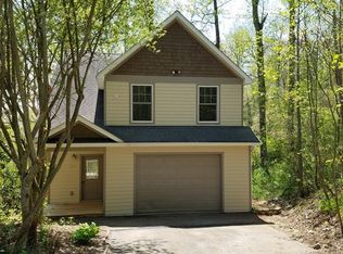 8 Zinnia Ln, Arden, NC 28704