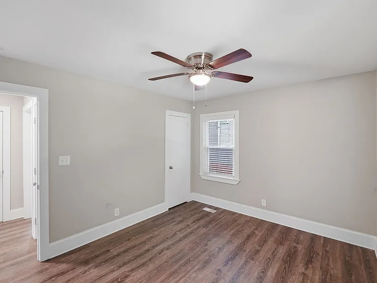 4239 Dinglewood Ave — Photo 22