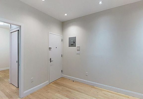 4th image of 11 Stanton St #5CE