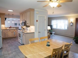 14 Hollywood St, South Hadley, MA 01075