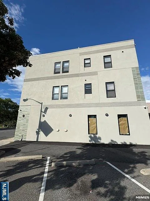 95 N Dean St #2A
