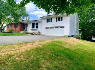 2 Linda Ln, Newton, NJ 07860