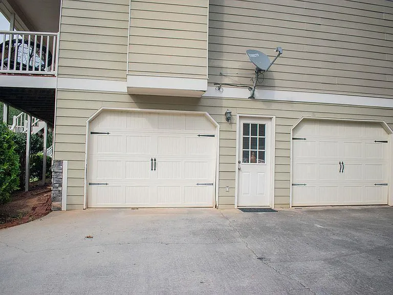 1028 Queensbury Run — Photo 23