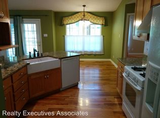 1890 Riley Dr, Lenoir City, TN 37771