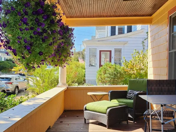 16 Arlington St, Newburyport, MA 01950