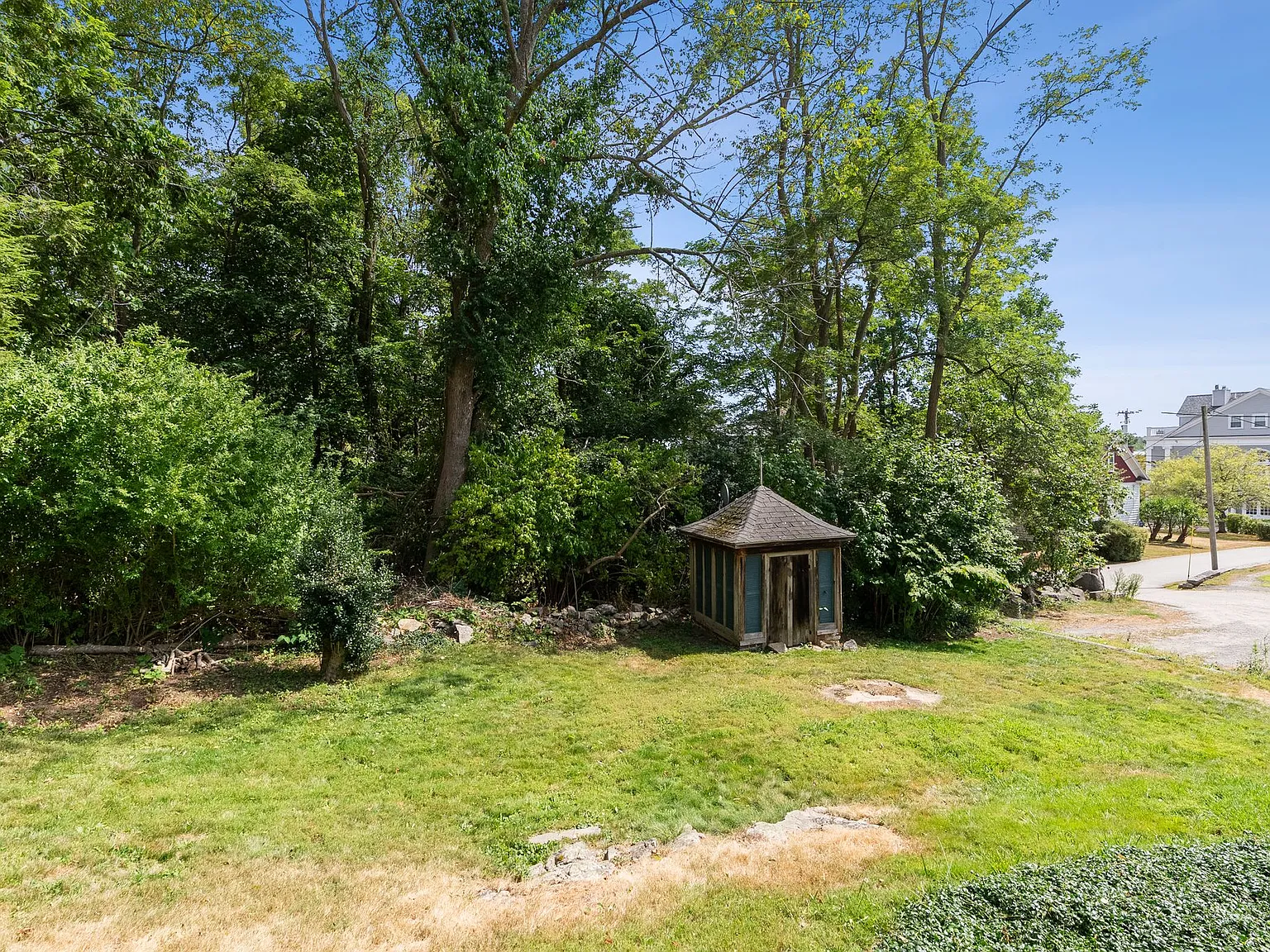 5 Sentry Hill Road - 1 — Photo 3