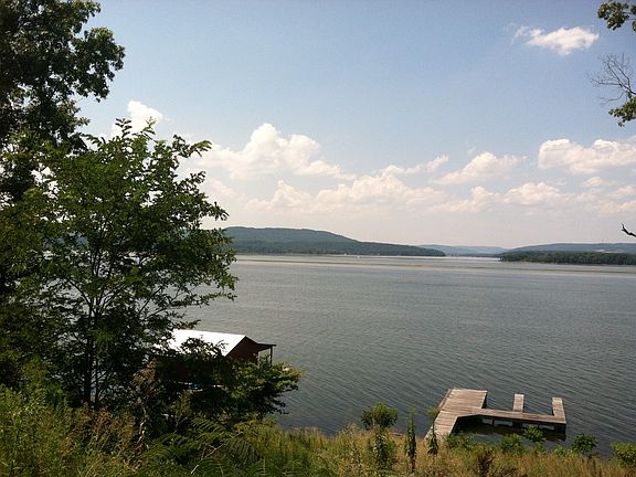 4th image of 1044 Lakeshore Dr