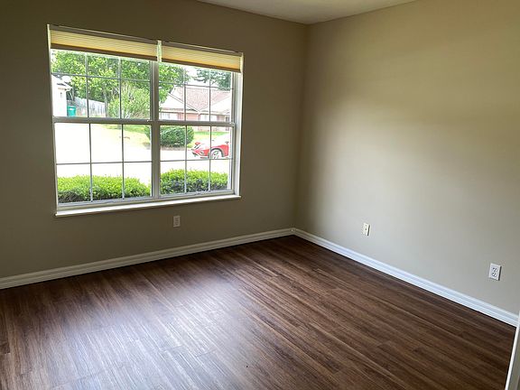 5th image of 2937 Pembroke Pl