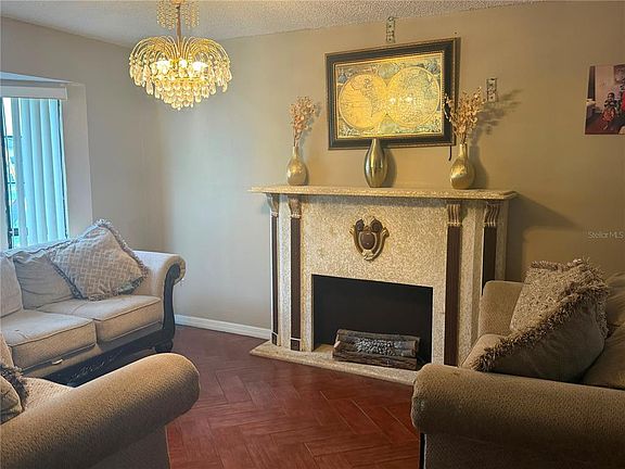 5th image of 1013 Mayfair Pl