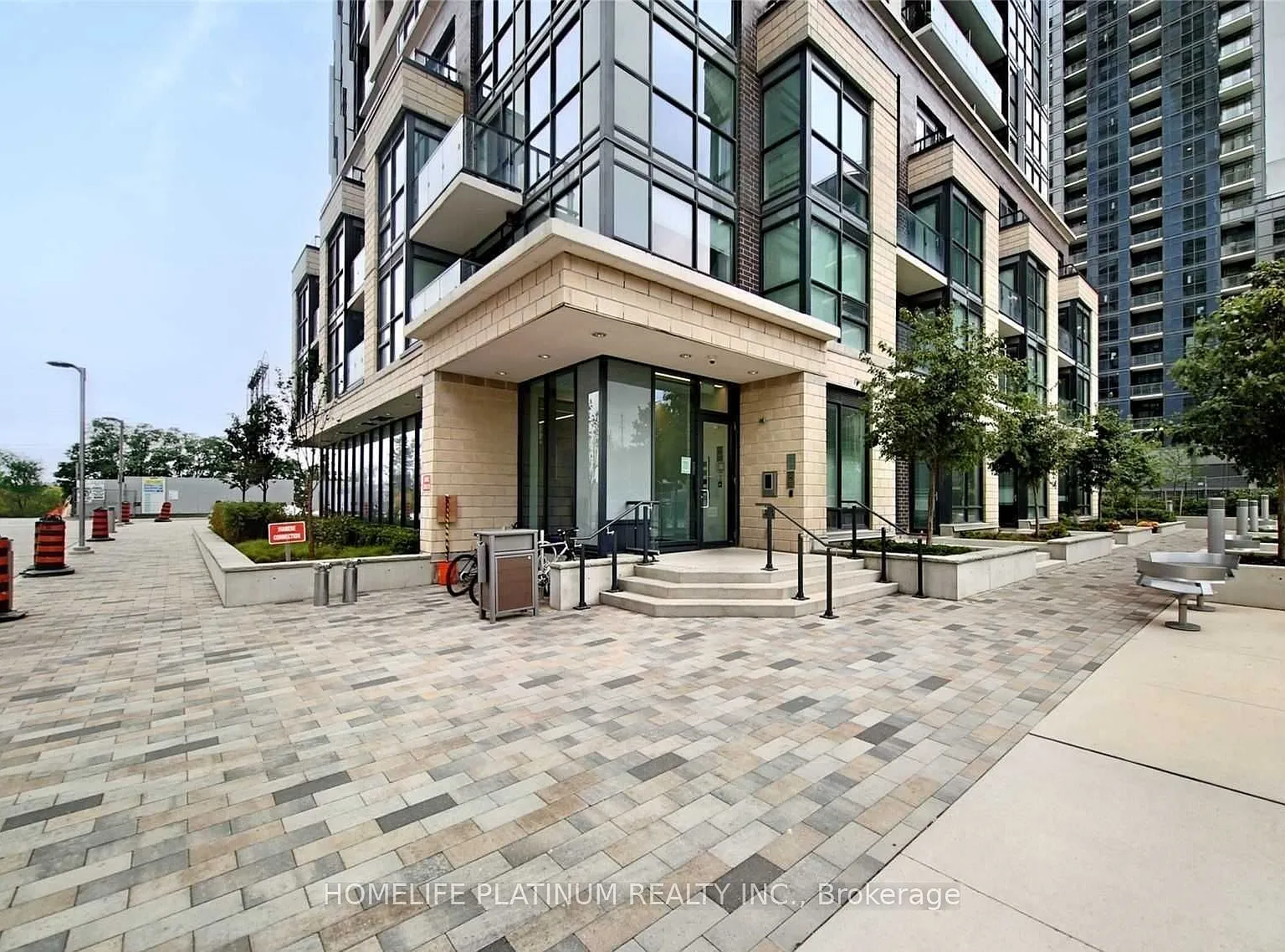 20 Thomas Riley Rd W — Photo 2