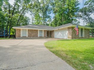 1809 E Lake Dr, Huntsville, TX 77340