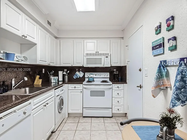 2501 S Ocean Dr #633 — Photo 4