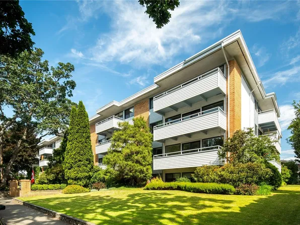 2100 Granite St #409-OAK, Oak Bay, BC V8S 3G7