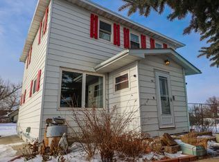 102 Cooley St, Wildrose, ND 58795