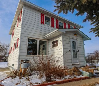 102 Cooley St, Wildrose, ND, 58795