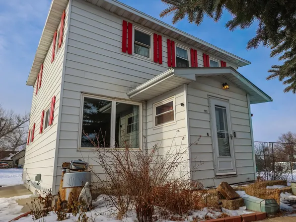 102 Cooley St, Wildrose, ND 58795