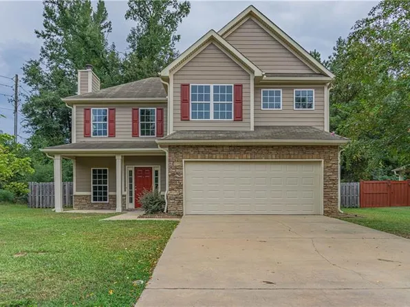 1 Lincolnshire Ln, Phenix City, AL 36870