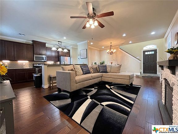 3rd image of 109 Fleetwood Dr