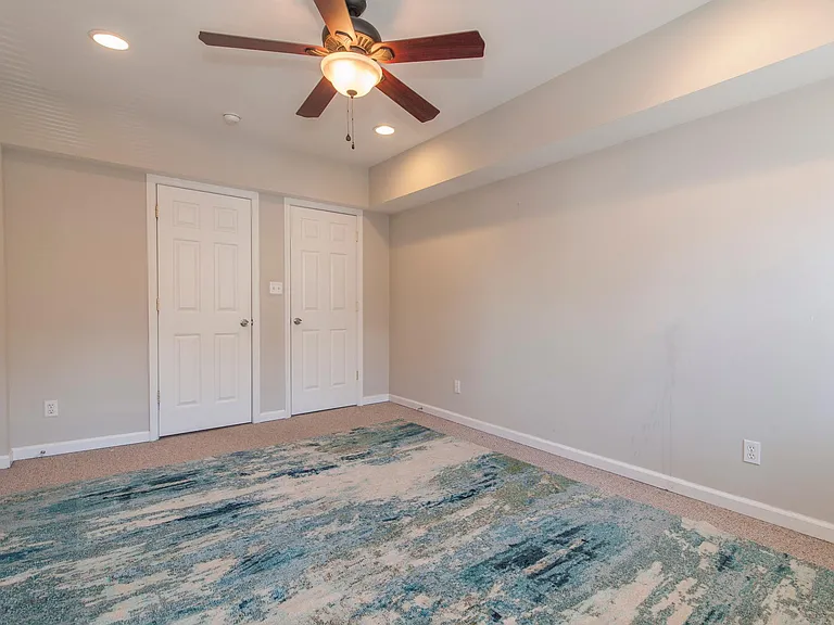 1733 Light St — Photo 10