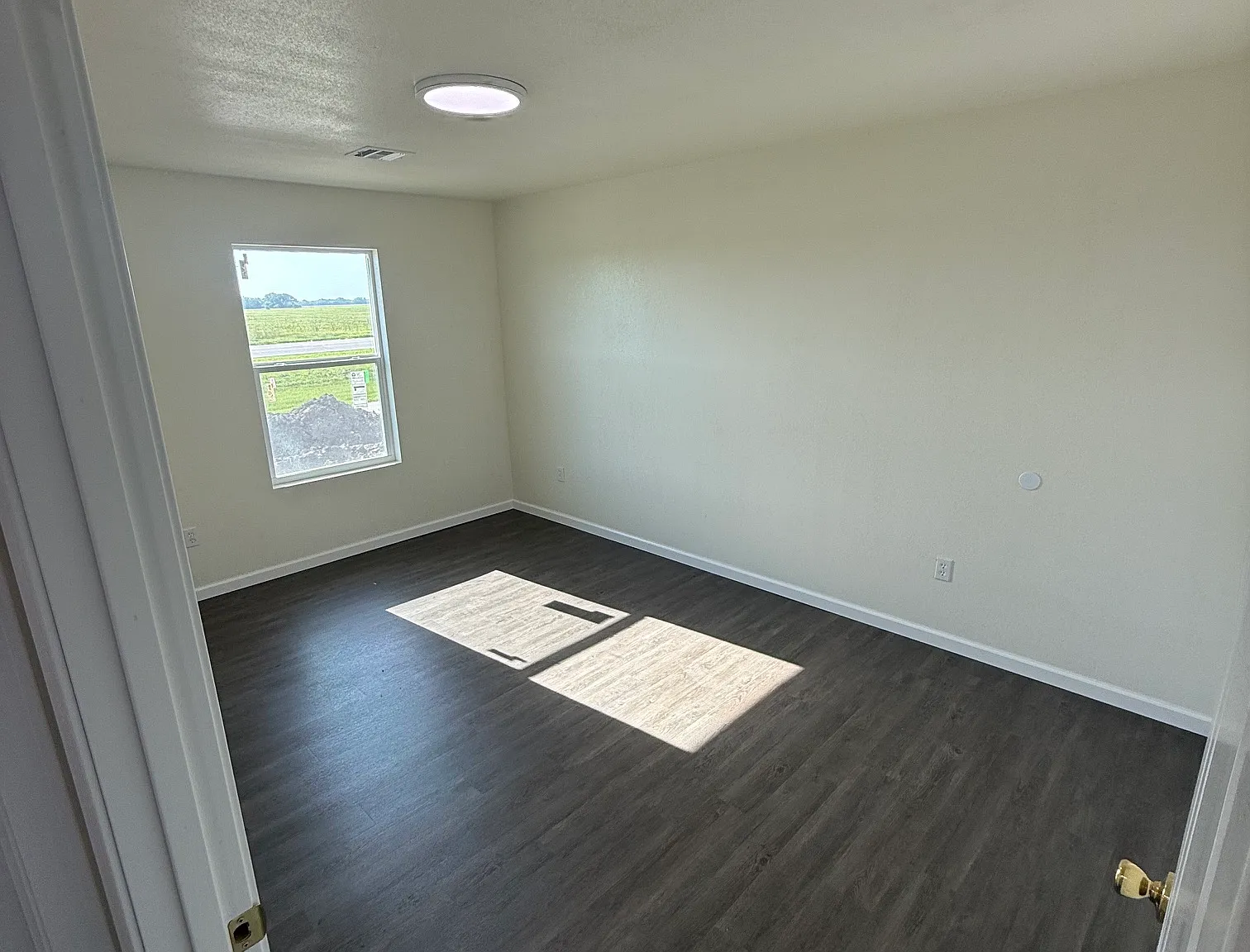 2 bed, $850 — Photo 3