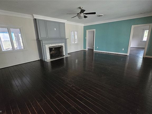 3rd image of 885 Sheridan Rd