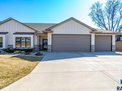 5511 W Cardinal Cove Pl, Sioux Falls, SD, 57106