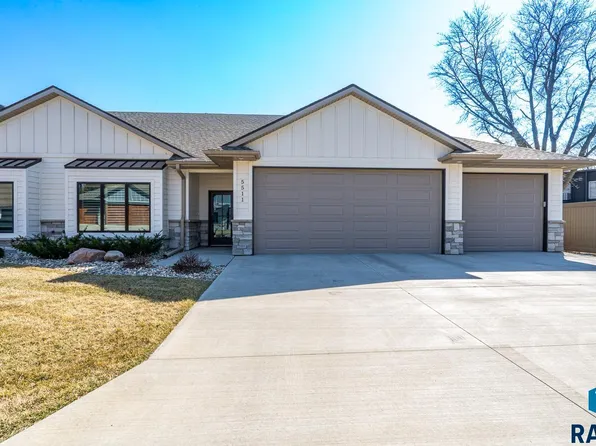 5511 W Cardinal Cove Pl, Sioux Falls, SD 57106