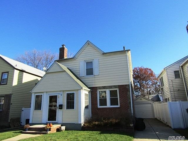 1st image of 8423 252nd St