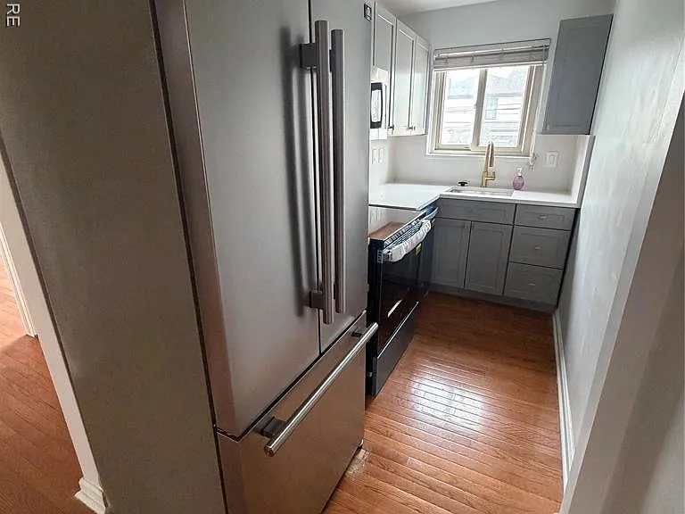2655 E Maple Rd — Photo 8