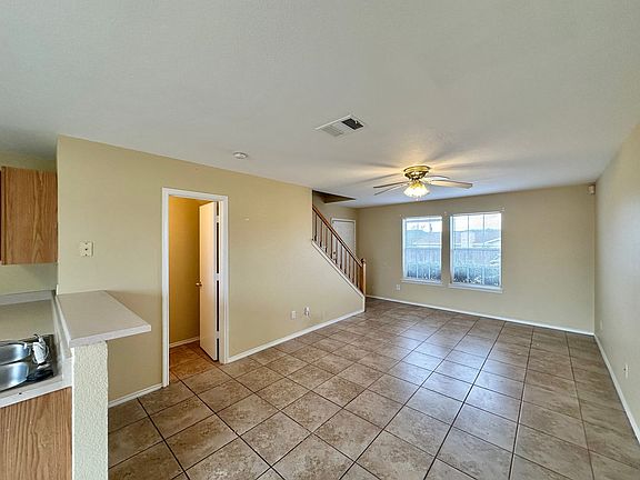 5th image of 5910 Greengate Dr APT A