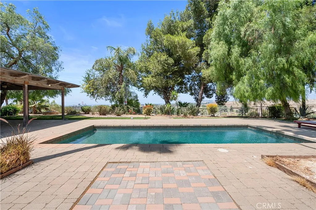 4 bed, 2.5 bath, 1718 sqft, $6,895 — Photo 1