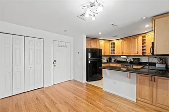 2 bed, 879 sqft, $2,950 — Photo 3