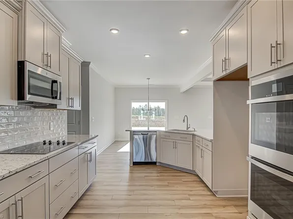 442 Brooke Hill Dr, Lewisville, NC 27023