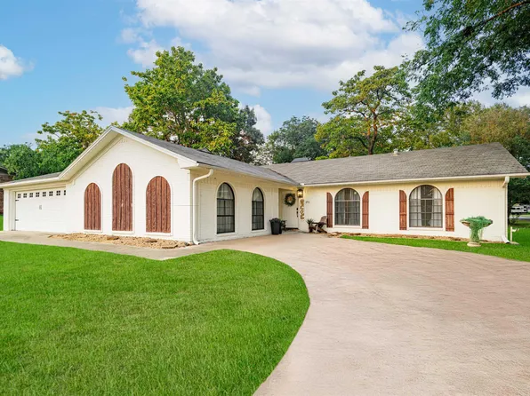 713 Miller St, Mount Vernon, TX 75457