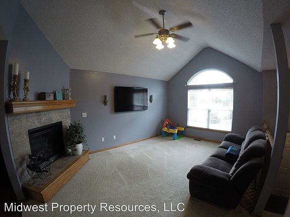 3rd image of 1406 SE Park St