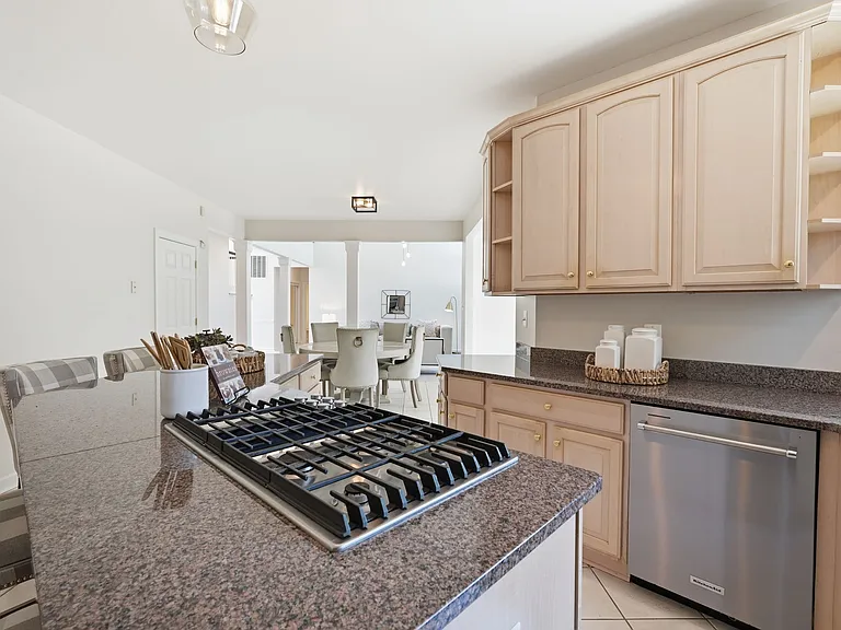 3515 Devon Dr — Photo 5