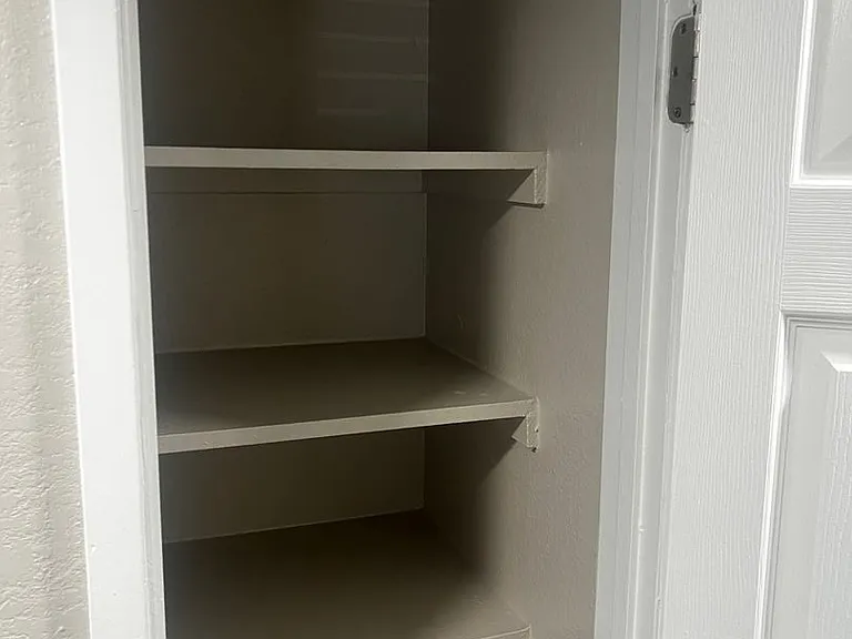 Meadowbrook Apartments — Photo 10