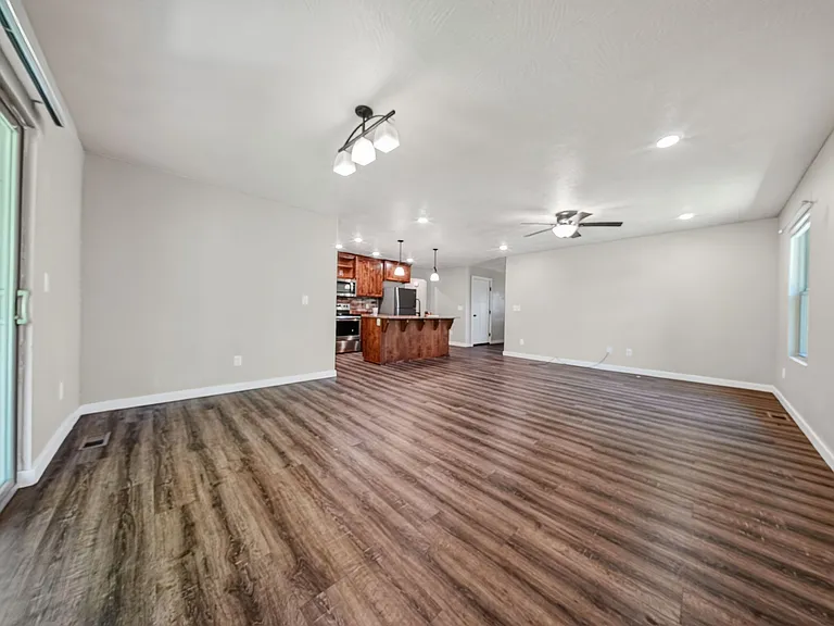 1420 S Treetop Ct — Photo 12