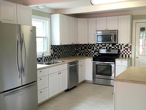 2nd image of 1831 Southampton Dr SE