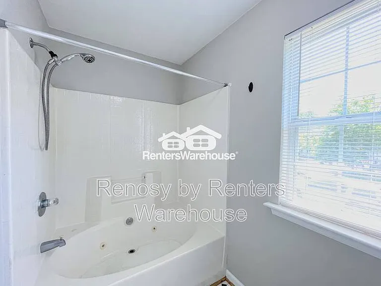 617 Lord Nelson Ct — Photo 23