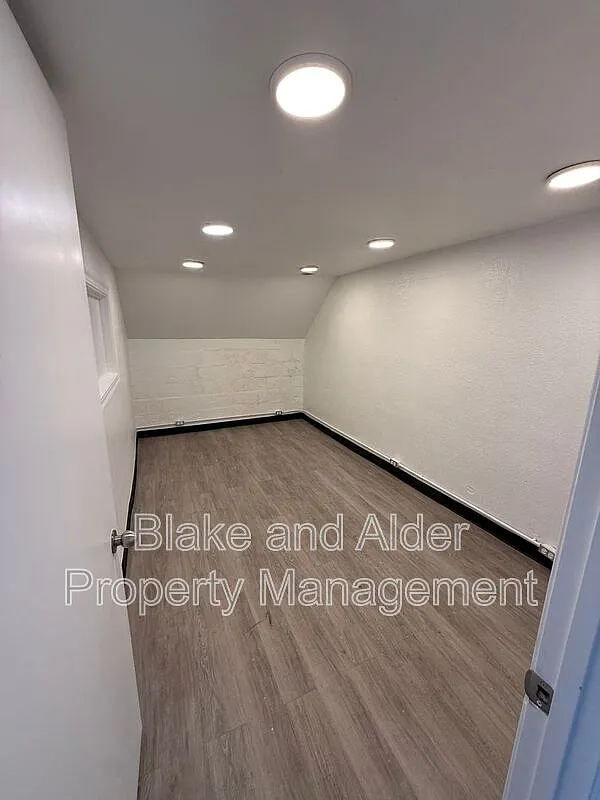 Studio, 1.0 bath, 1060 sqft, $2,200 — Photo 4
